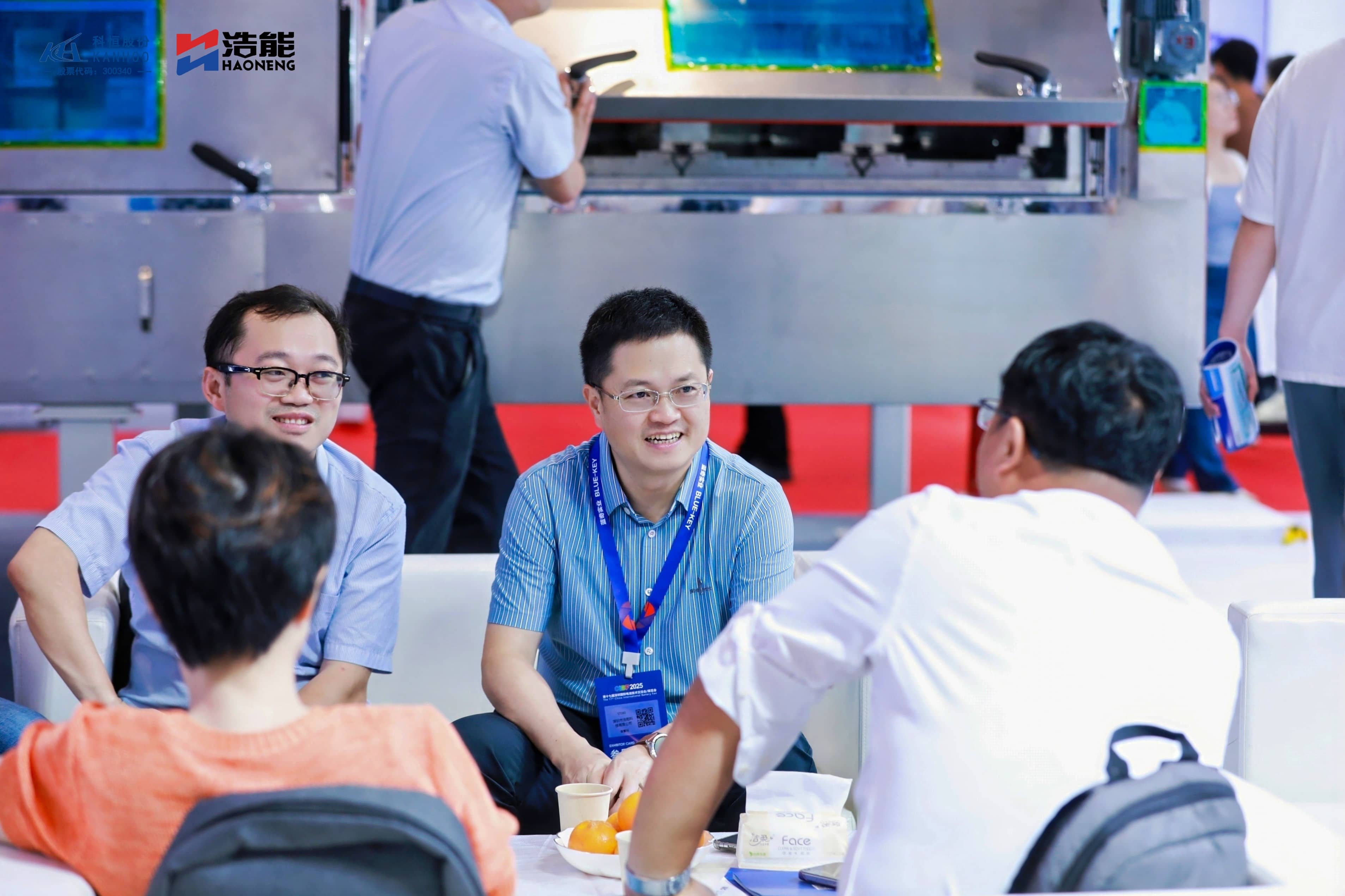 曾總(1).jpg 曾總(1).jpg